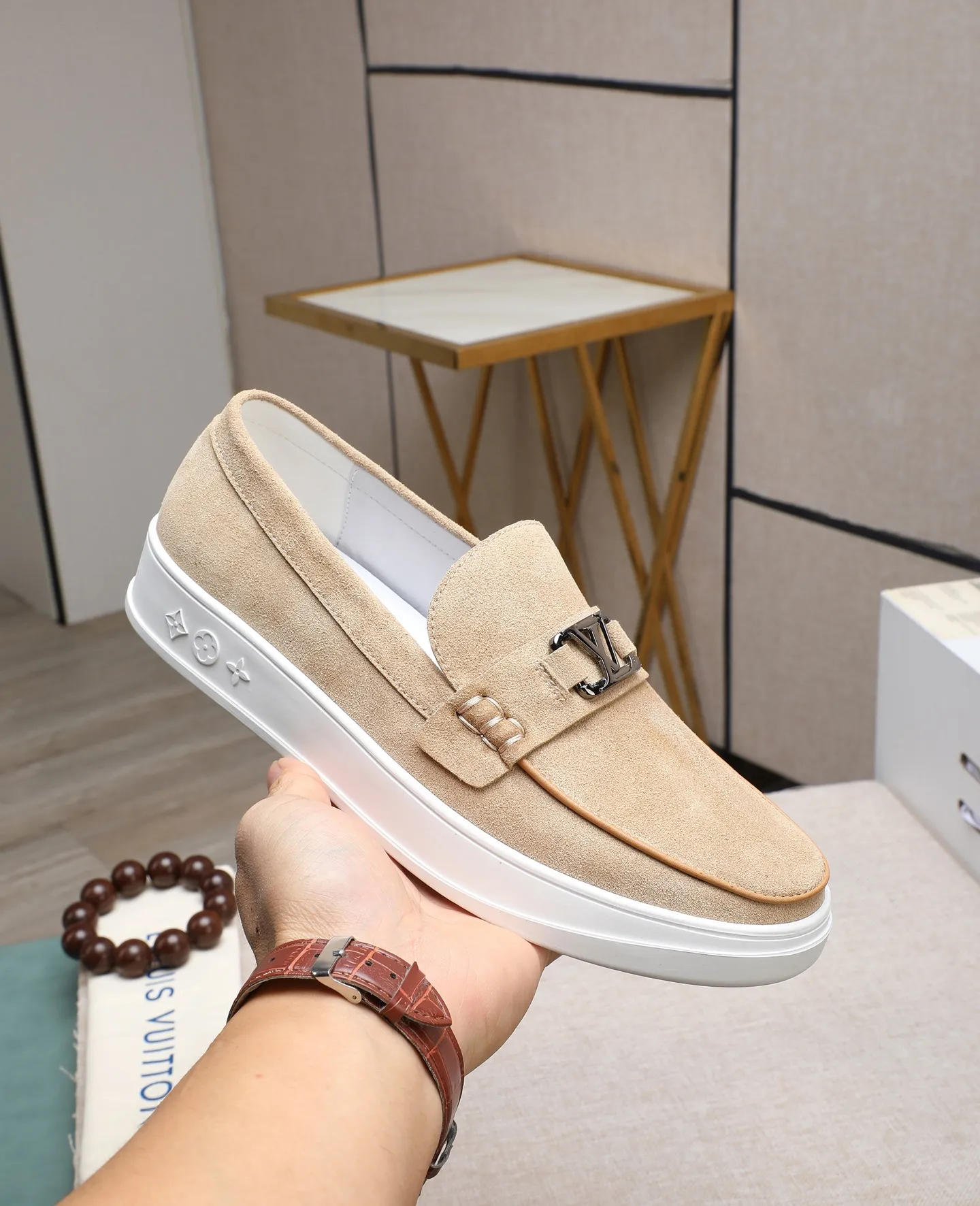 Men's shoes 💰440 📛📛【LOUIS VUITTON】Louis Vuitton official website synchronized new products 👟Milan fashion catwalk style 🇰🇾🇰🇾LV family logo, celebrity style, a must-have for fashionistas ⚠️First-layer calfskin ➕Genuine leather lining ➕Official website original version special outsole 👞Number 38-44